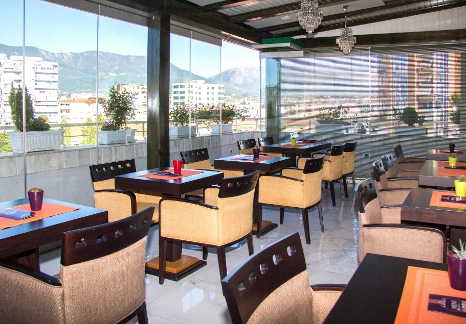 Oxford Hotel Tirana Exterior foto