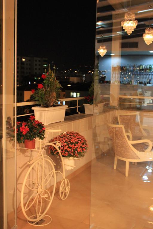 Oxford Hotel Tirana Exterior foto